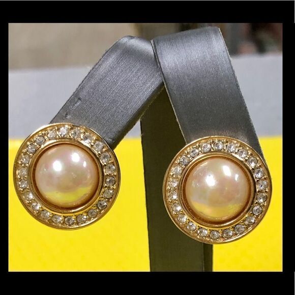 Vintage Signed Christian Dior Pearl & Crystal Button Clip Earrings gold-tone - Picture 1 of 3